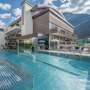 Bergland Design- Und Wellnesshotel 5* Sölden