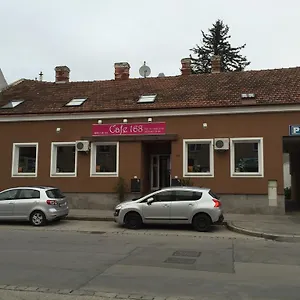 Bed & Breakfast Cafe 168